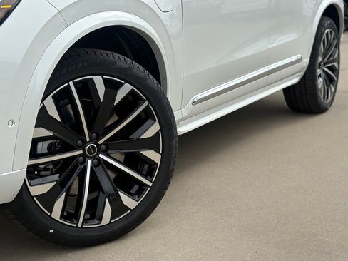 New 2026 Volvo XC90 T8 Plus w/ Protection Package Premier image 10