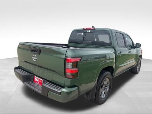 Used 2025 Nissan Frontier SV w/ SV Convenience Package RWD image 7