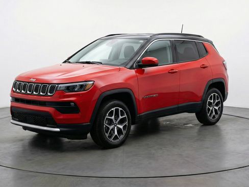 Used 2025 Jeep Compass Limited image 3