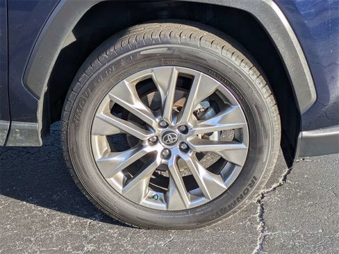 Used 2021 Toyota RAV4 Limited image 11