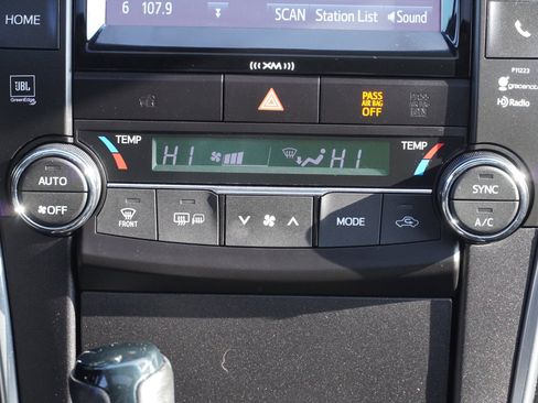 Certified 2017 Toyota Camry XSE image 34