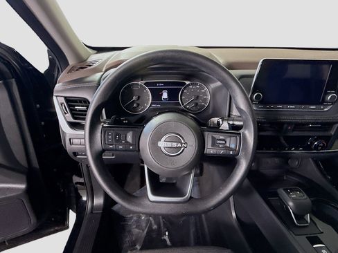 Used 2023 Nissan Rogue SV image 13