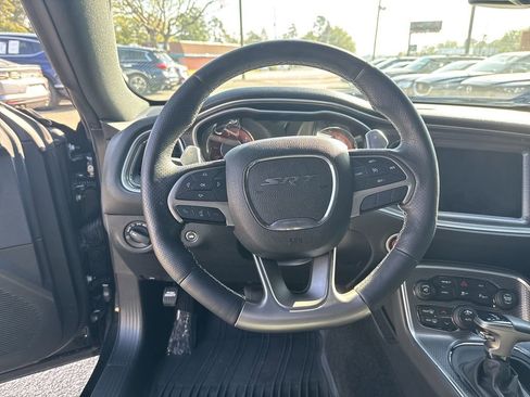 Used 2015 Dodge Challenger SRT Hellcat image 14