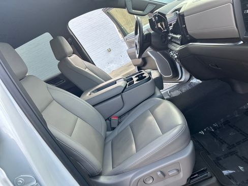 Used 2025 GMC Sierra 1500 SLT image 29