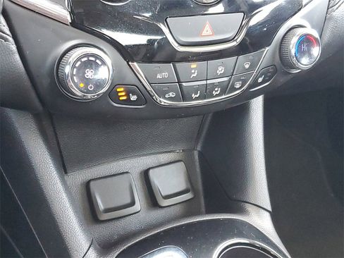 Used 2017 Chevrolet Cruze Premier image 18