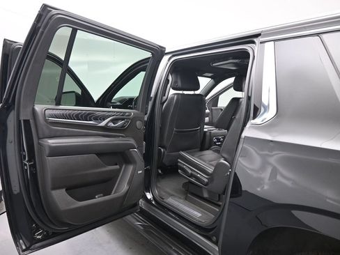 Used 2021 GMC Yukon XL Denali AWD/4WD image 18