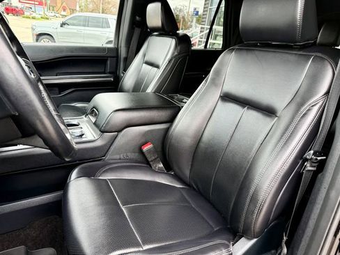 Used 2021 Ford Expedition XLT image 14