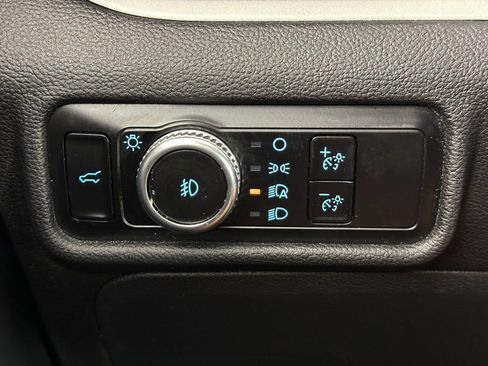 Used 2023 Ford Explorer XLT w/ Equipment Group 202A image 35