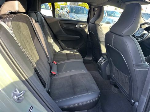 Certified 2023 Volvo C40 P8 Recharge Ultimate image 12