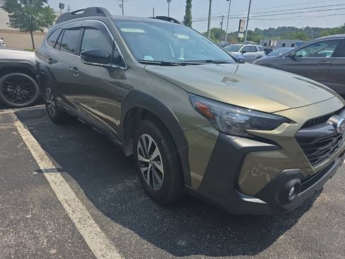 Used 2025 Subaru Outback Premium AWD/4WD image 7