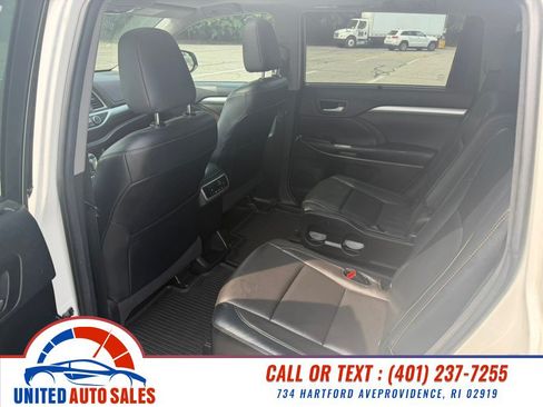 Used 2015 Toyota Highlander XLE AWD/4WD image 11