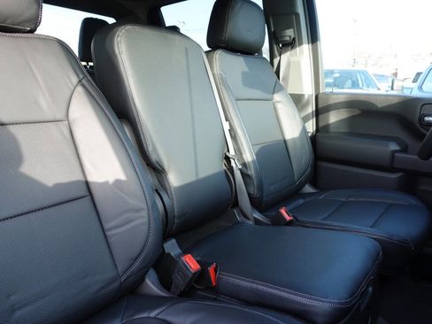 Used 2025 Chevrolet Silverado 2500 Custom w/ Custom Value Package image 33