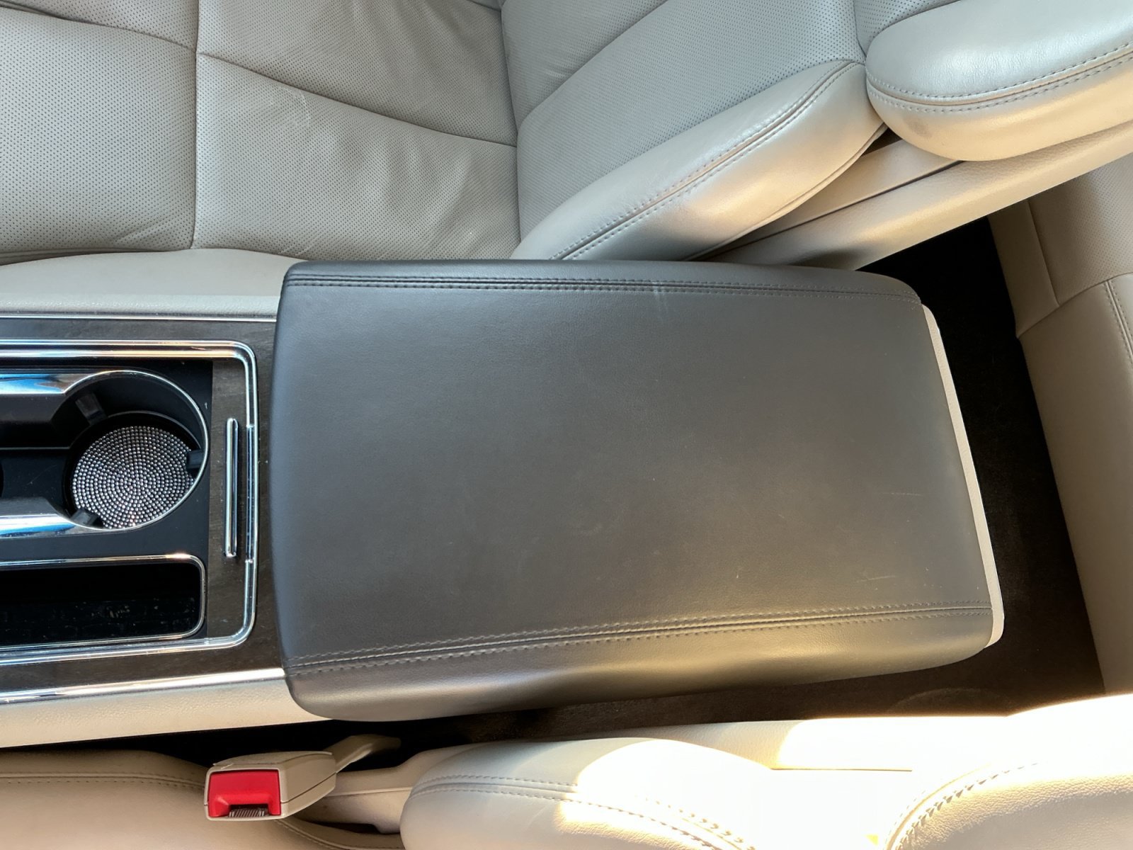 Used 2017 Lincoln Continental Select w/ Climate Package FWD image 11
