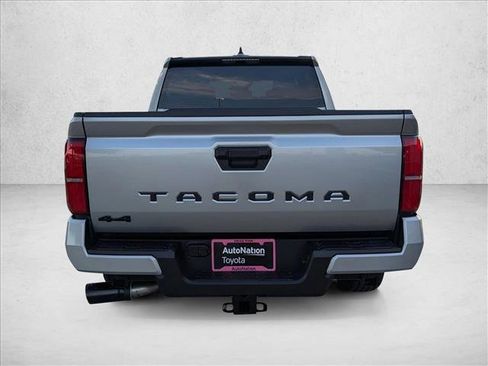 Used 2025 Toyota Tacoma SR5 AWD/4WD image 8