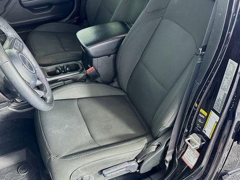 Used 2023 Jeep Wrangler Unlimited Sport AWD/4WD image 18