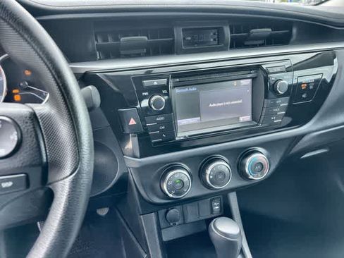 Used 2016 Toyota Corolla L FWD image 18