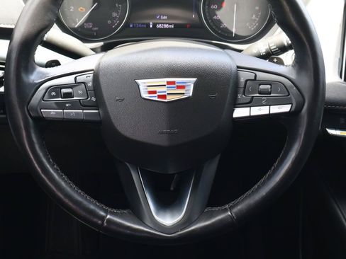 Used 2022 Cadillac XT4 Premium Luxury w/ Technology Package FWD image 14