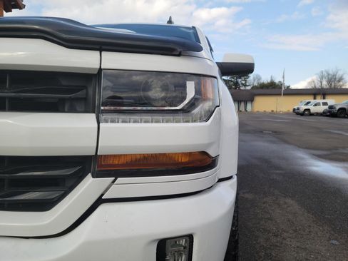 Used 2018 Chevrolet Silverado 1500 LT w/ All Star Edition image 16