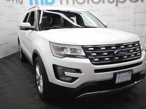 Used 2017 Ford Explorer Limited image 9