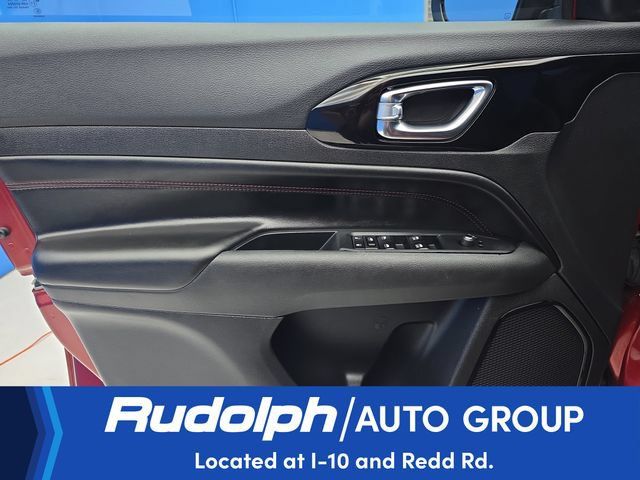 Used 2025 Jeep Compass Trailhawk AWD/4WD image 13