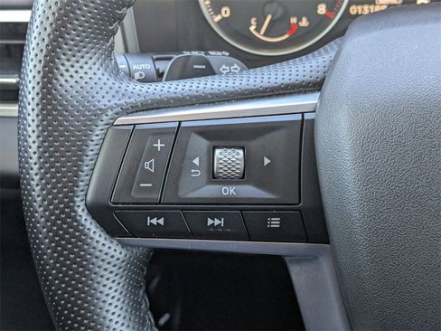 Used 2025 Mitsubishi Outlander SE image 22