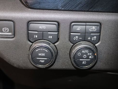 Used 2023 Chevrolet Silverado 1500 LTZ w/ LTZ Premium Package image 43