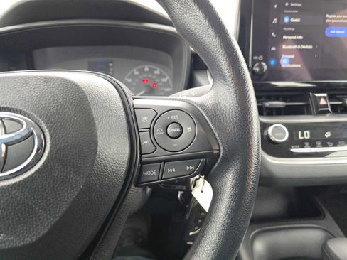 Used 2025 Toyota Corolla LE FWD image 30