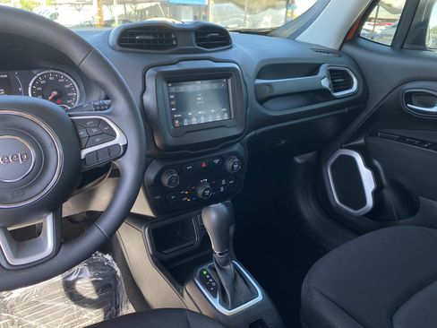 Used 2020 Jeep Renegade Sport w/ Sport Appearance Group FWD image 11