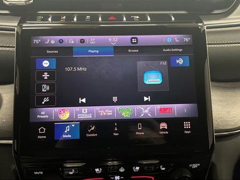 Used 2024 Jeep Grand Cherokee Overland image 17