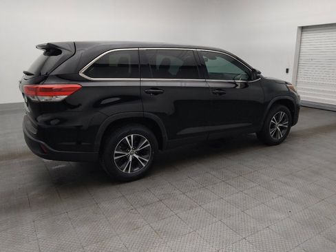 Used 2019 Toyota Highlander LE image 10