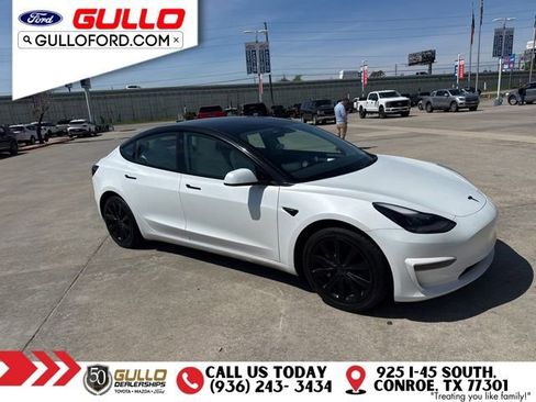 Used 2023 Tesla Model 3 Standard Range image 2