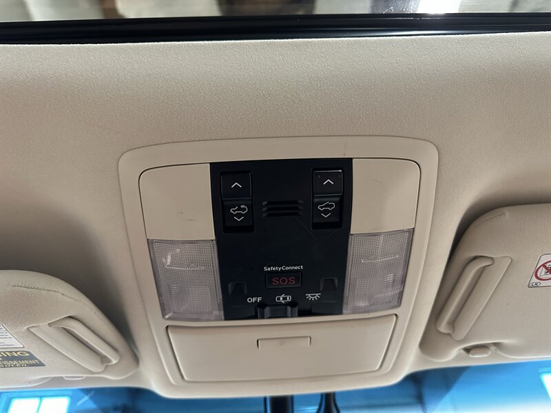 Used 2014 Lexus GX 460 w/ Premium Package AWD/4WD image 32