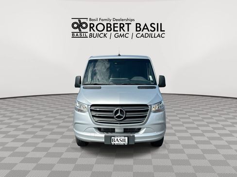 Used 2024 Mercedes-Benz Sprinter 2500 image 3