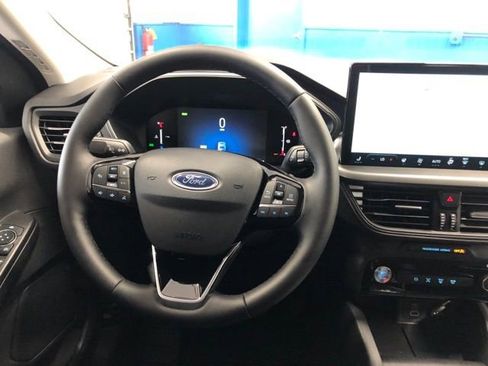 New 2025 Ford Escape SE image 19