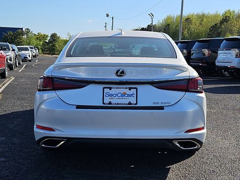 Used 2022 Lexus ES 350 w/ Premium Package FWD image 5