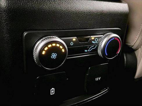 Used 2021 Ford Explorer XLT w/ Equipment Group 202A image 33