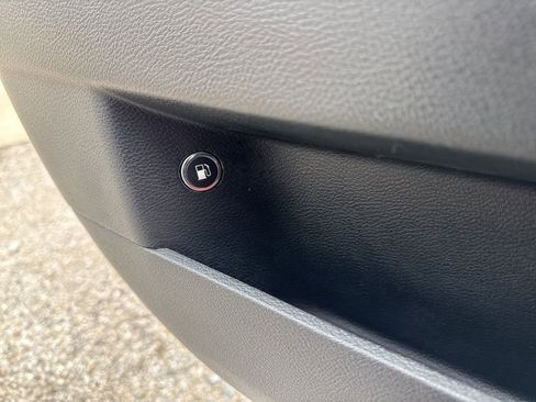 Used 2014 Chrysler 300 image 13