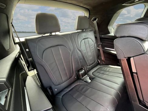 Used 2021 BMW X7 xDrive40i w/ M Sport Package AWD/4WD image 26