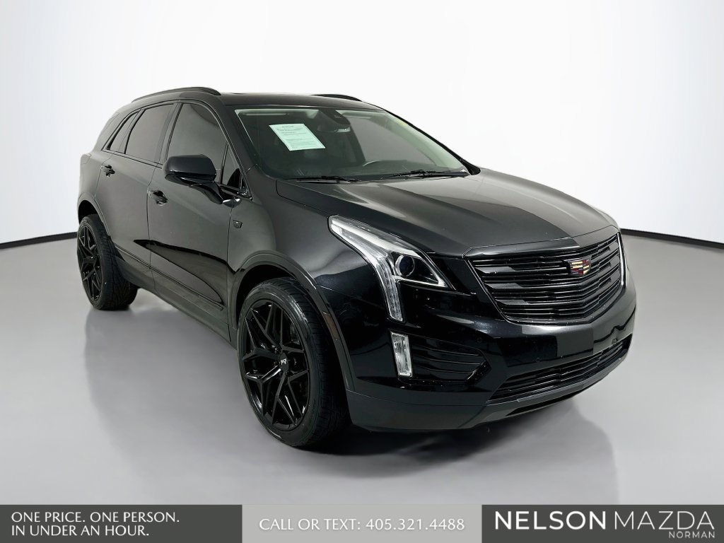 Used 2017 Cadillac XT5 Luxury w/ Driver Awareness Package FWD image 3