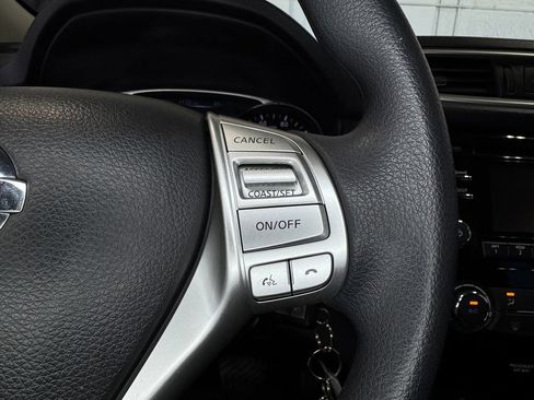 Used 2016 Nissan Rogue S AWD/4WD image 17