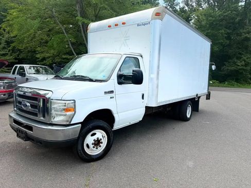 Used 2013 Ford E-350 and Econoline 350 Super Duty w/ PWR Locks & Windows Group RWD image 3
