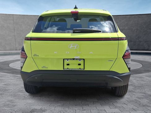 Certified 2025 Hyundai Kona SE AWD/4WD image 9