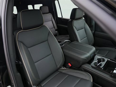 Used 2026 GMC Yukon XL Elevation image 34