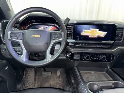 Used 2025 Chevrolet Silverado 3500 LTZ AWD/4WD image 19