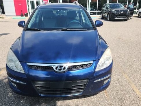 Used 2012 Hyundai Elantra FWD image 2