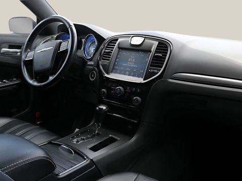 Used 2014 Chrysler 300 S RWD image 19