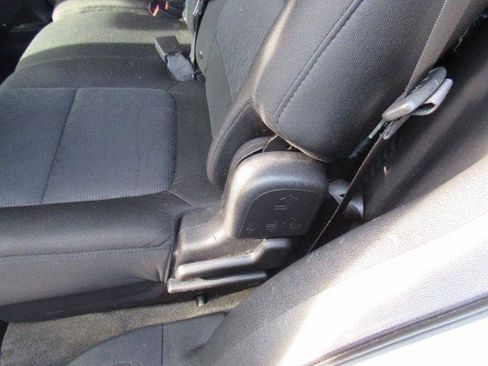 Used 2015 Ford Explorer XLT image 27