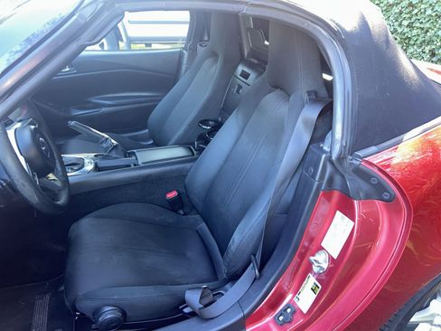 Used 2017 MAZDA MX-5 Miata Sport image 9