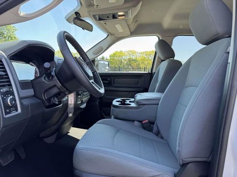 Used 2018 RAM 1500 Express w/ Express Value Package AWD/4WD image 13