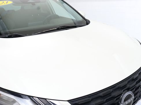 Used 2023 Nissan Rogue SV image 12